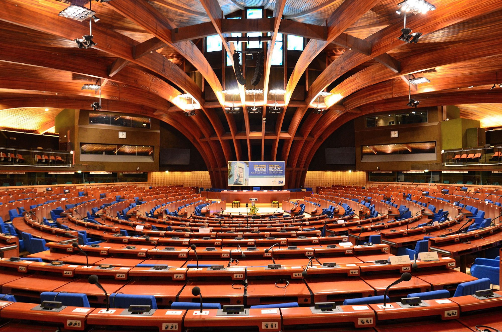 Parlamentarische Versammlung des Europarates‬ verabschiedet historischen Intersex Beschluss